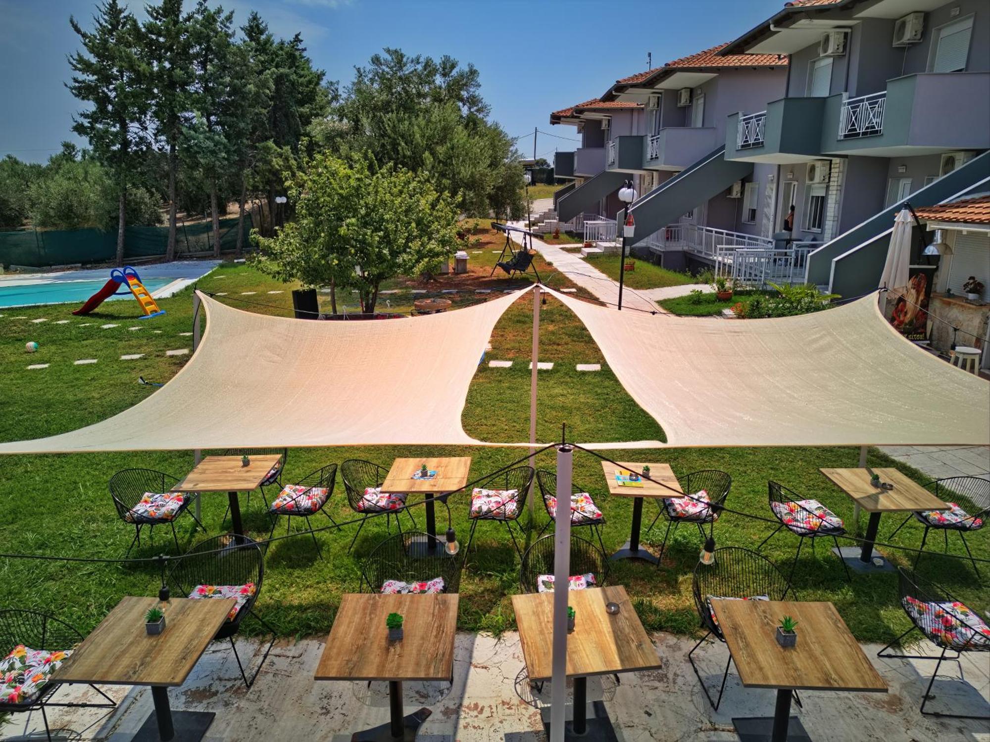 Marele Hills Apartments Nea Fokea Exterior photo